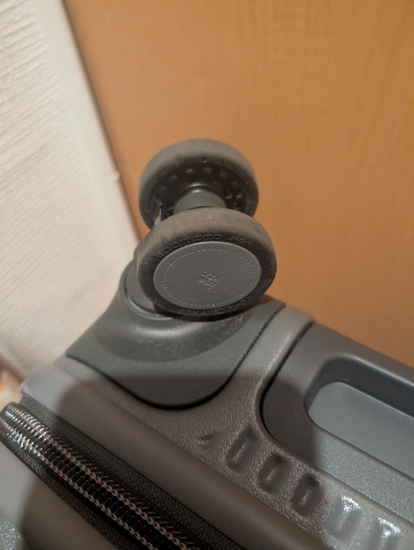 【美品】INV50 38L スチールグレー イノベーター スーツケース