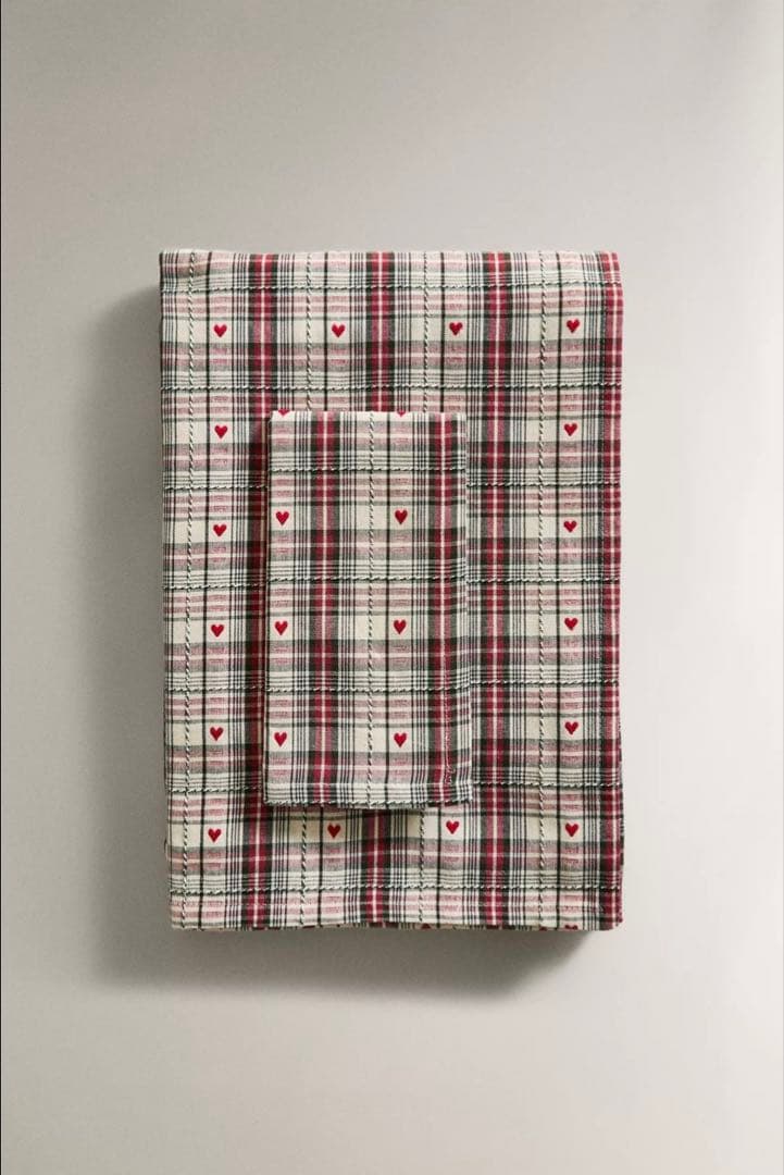 ZARA  ダイヤーン ハート クリスマス テーブルクロス