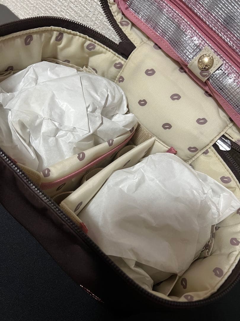 【新品未使用タグ付】アルティザン＆アーティスト　あやんぬコラボ　バニティポーチ