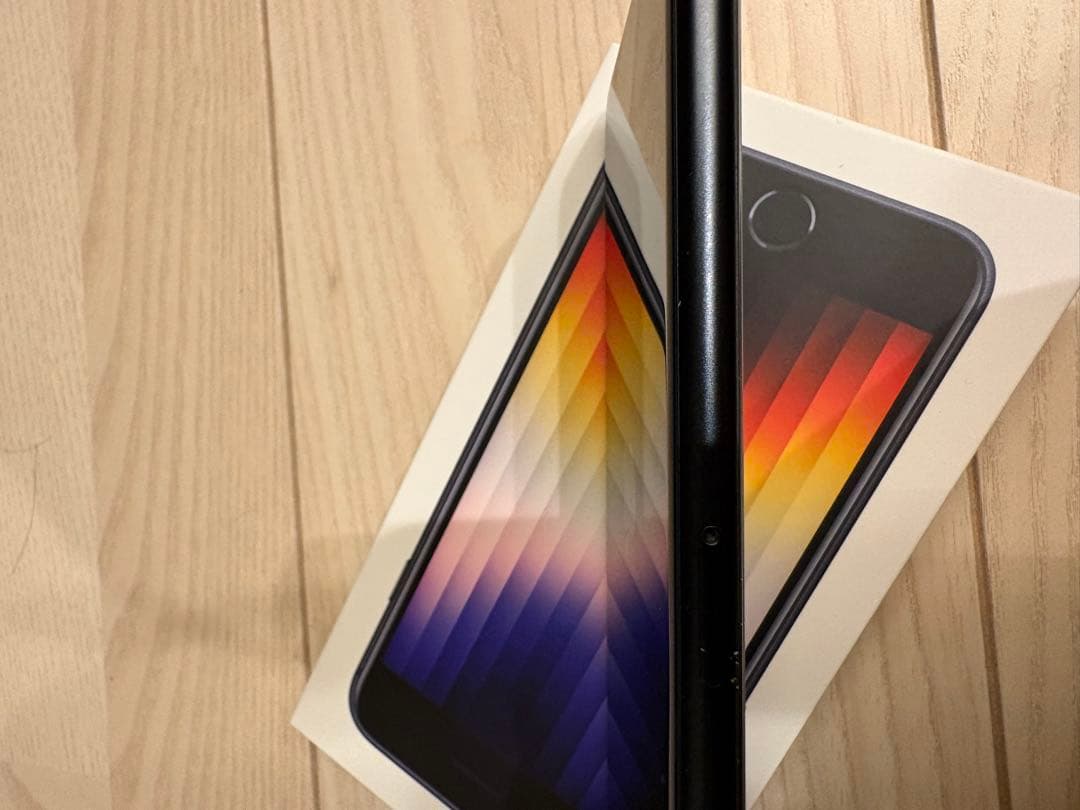 iPhone SE 3 ブラック(新品純正ケーブル・ケース・フィルム付)