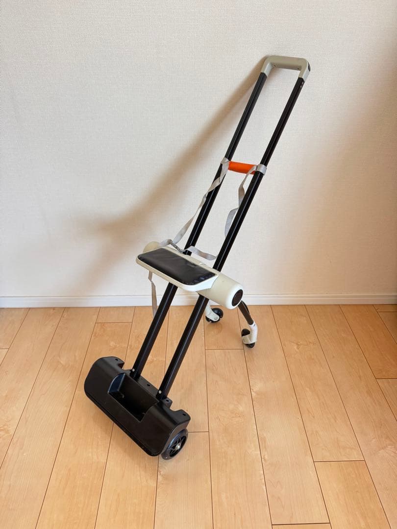 スーツケース　子供が乗れるキャリーケース クッション付 ホワイト