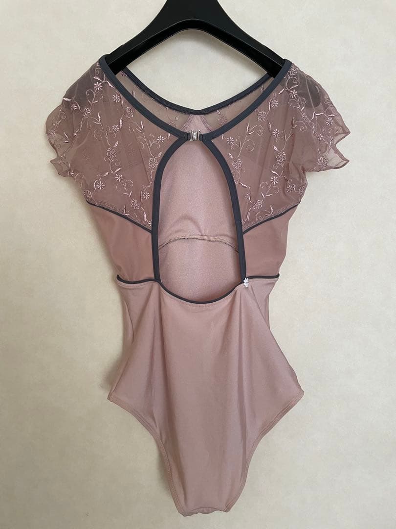 デラロミラノ　バレエ　レオタード　M