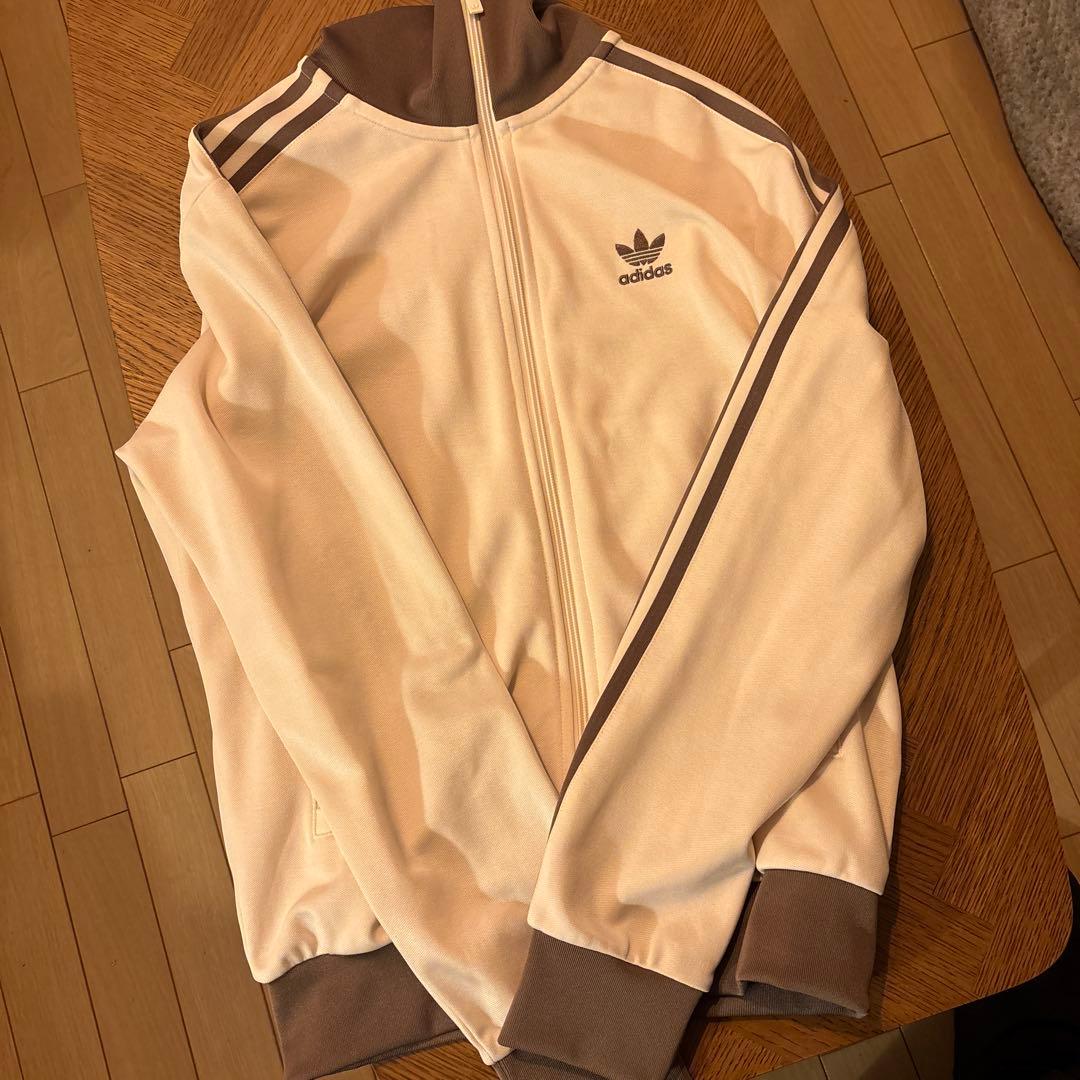 アディダス　ベッケンバウワー　オフホワイト