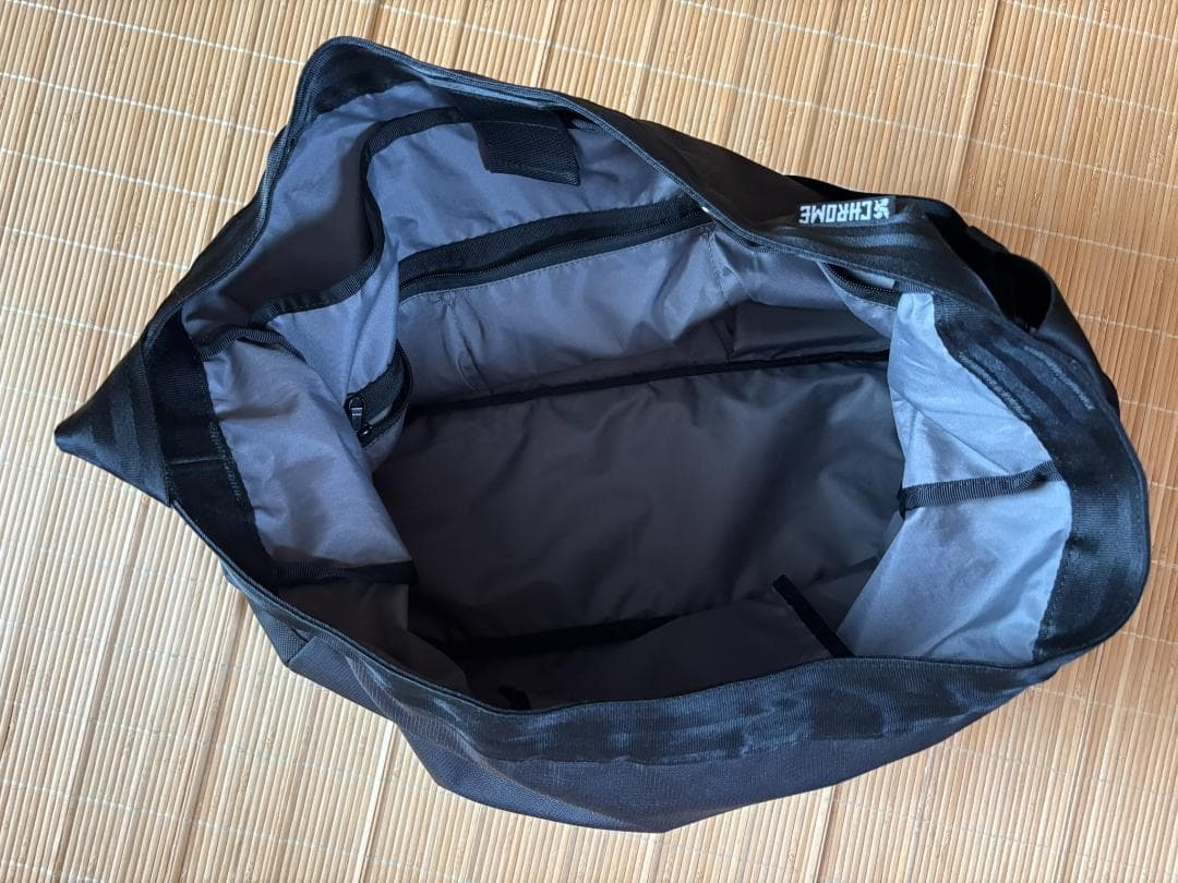 美品！CHROME クローム ニュースペーパーメッセンジャーバッグ ブラック