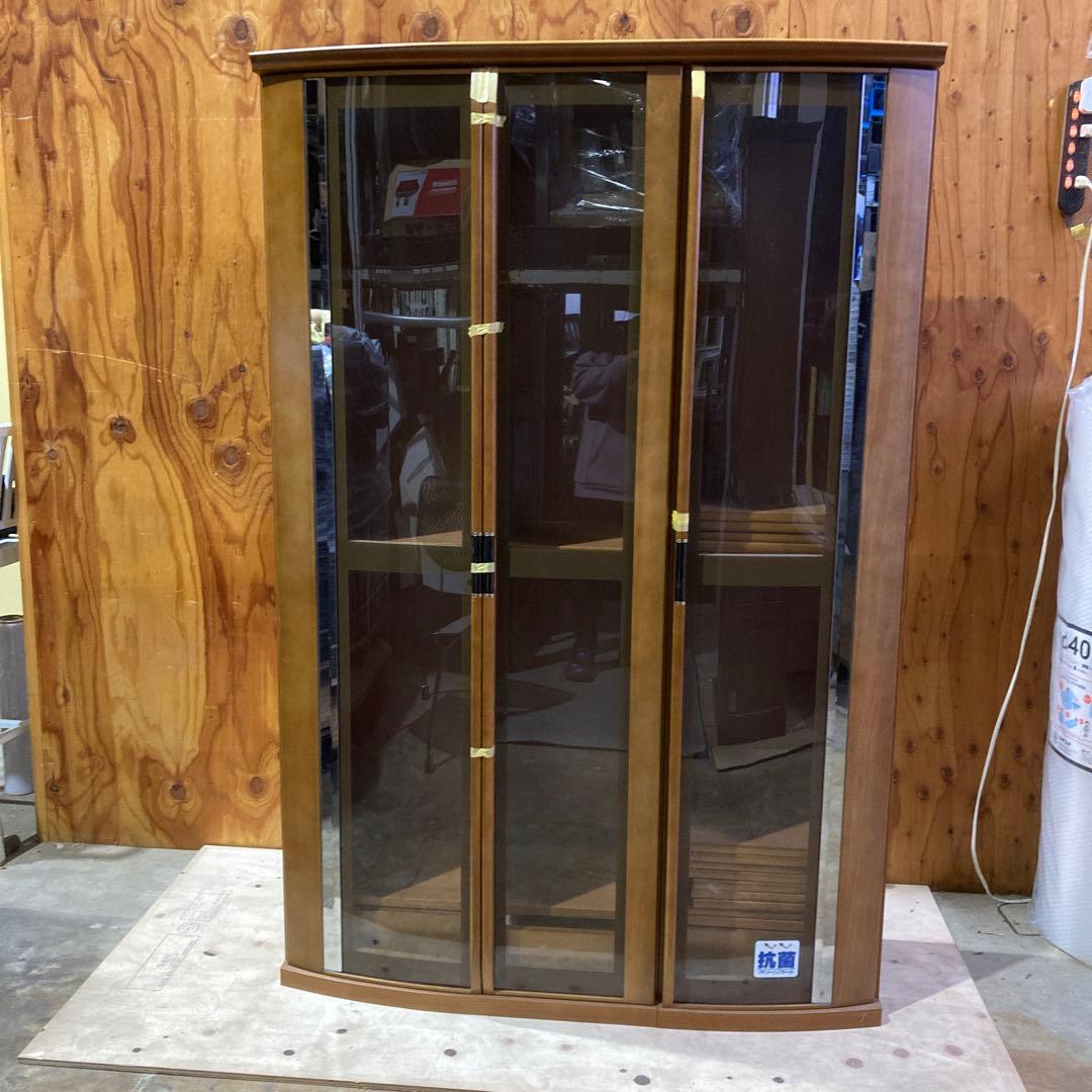 木製ガラス扉キャビネット　食器棚