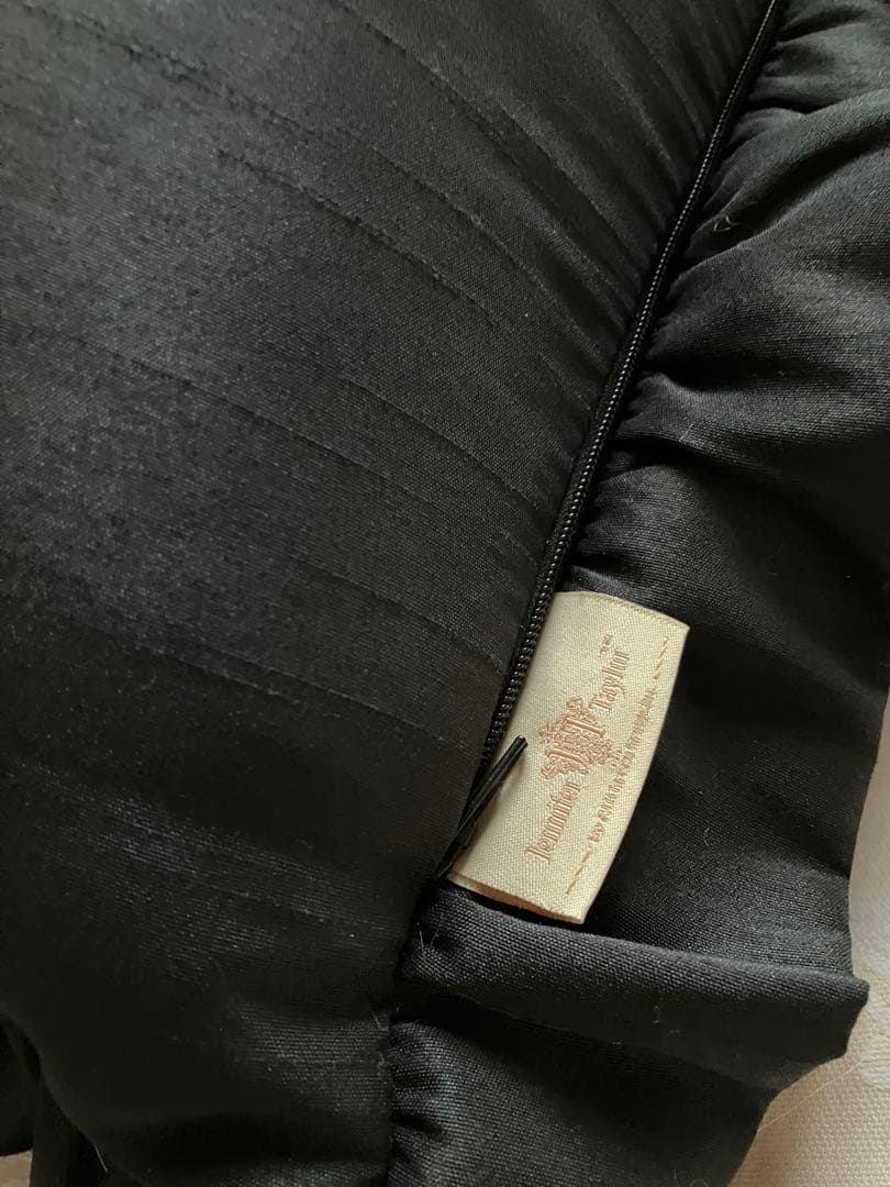 ジェニファーテイラー クッション Yorkeとフリル