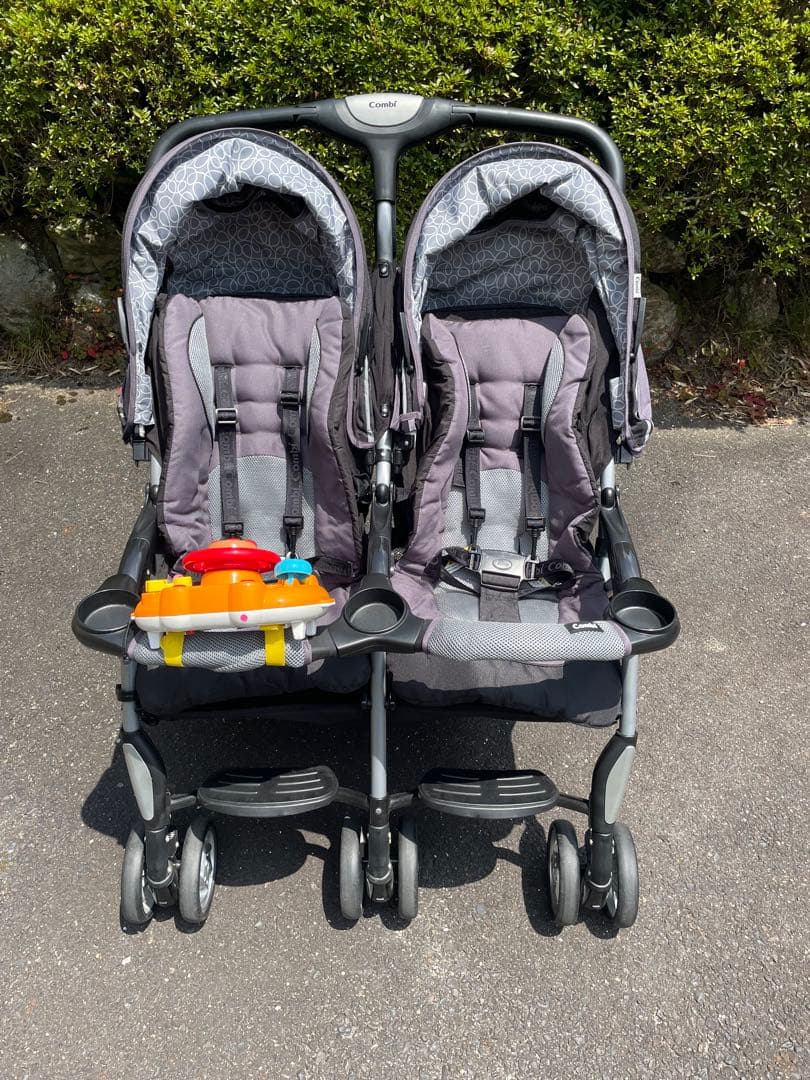 Combi 双子用ベビーカー ブラック