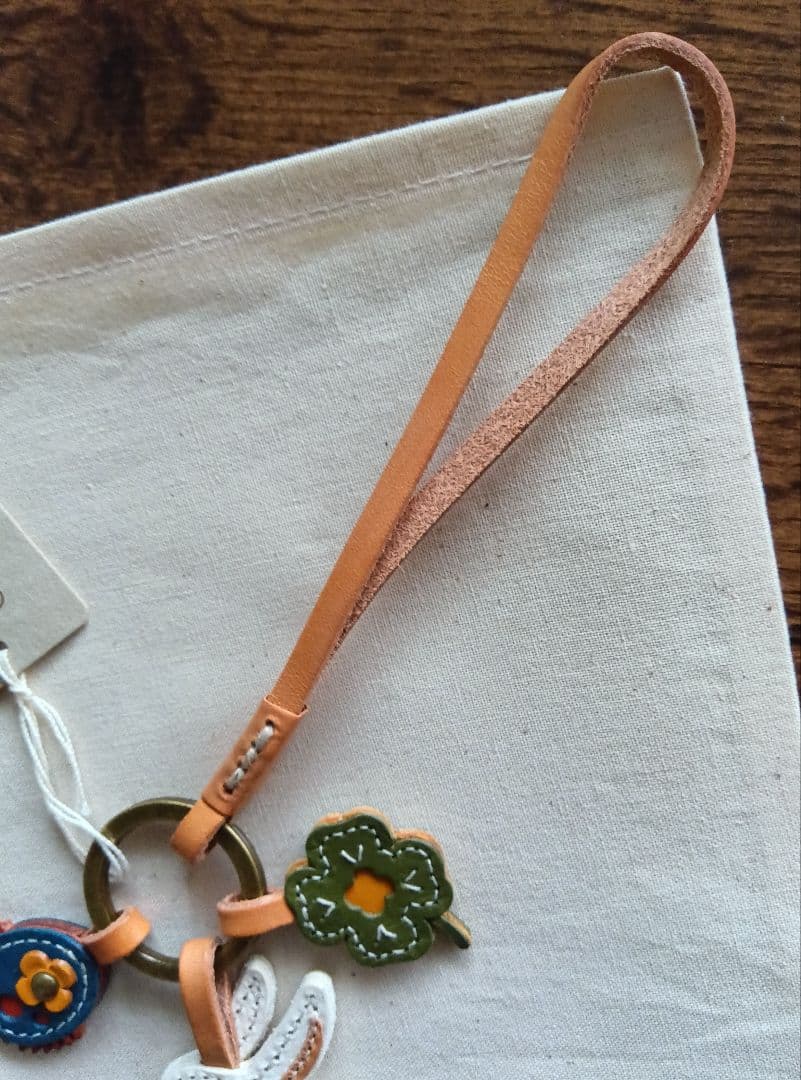 【未使用】genten　ゲンテン　レザーチャーム　キーホルダー　ウサギ