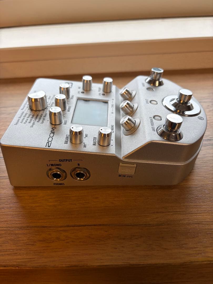 Zoom A3 アコースティックギター プリアンプ