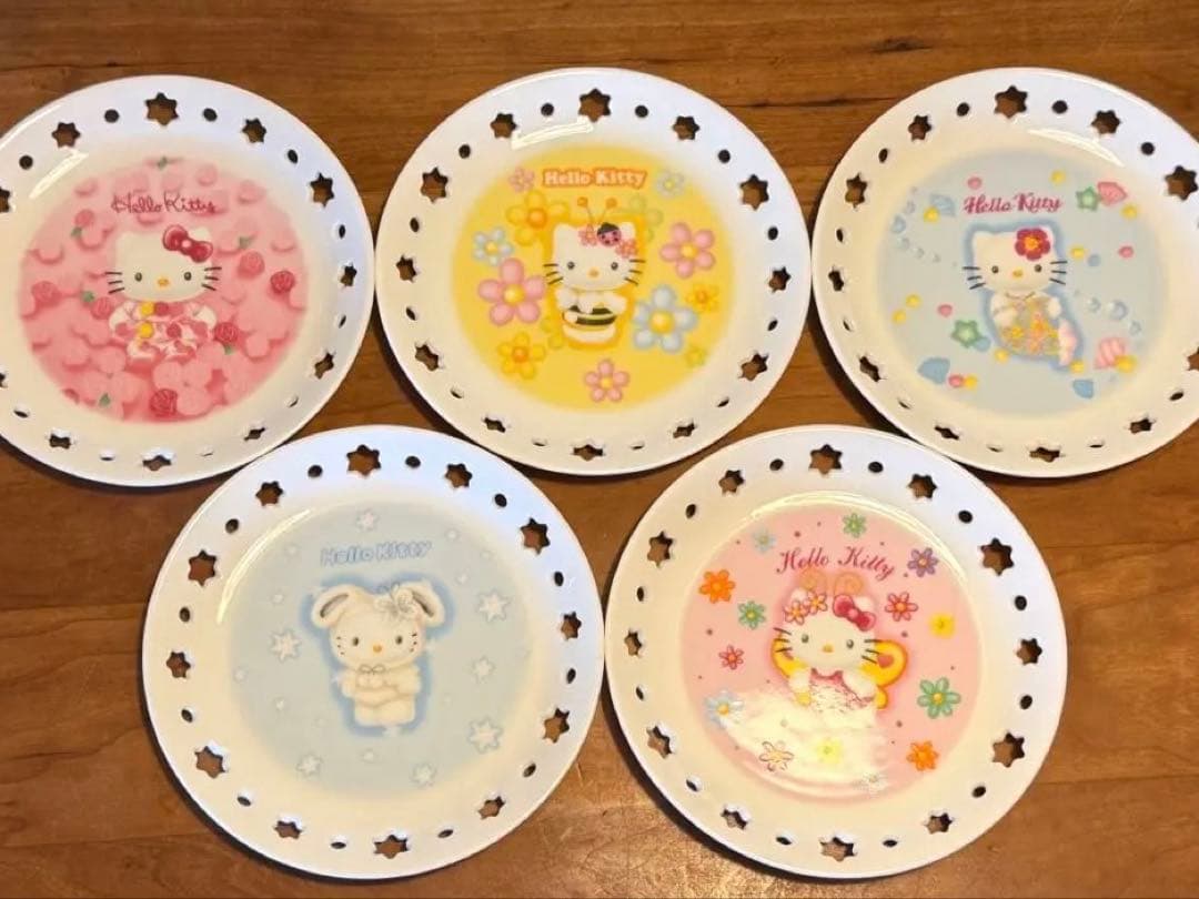 ハローキティ　25th お皿　5枚セット