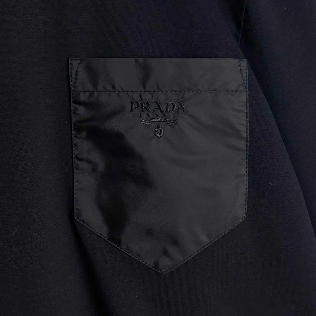6231【希少デザイン】プラダ☆刺繍ロゴ入りナイロンポケットロングTシャツ 黒色