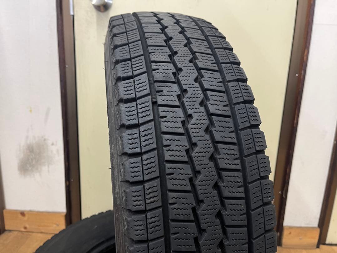2021年製 ダンロップ 中古冬タイヤ 195/80R15 LT 4本セット
