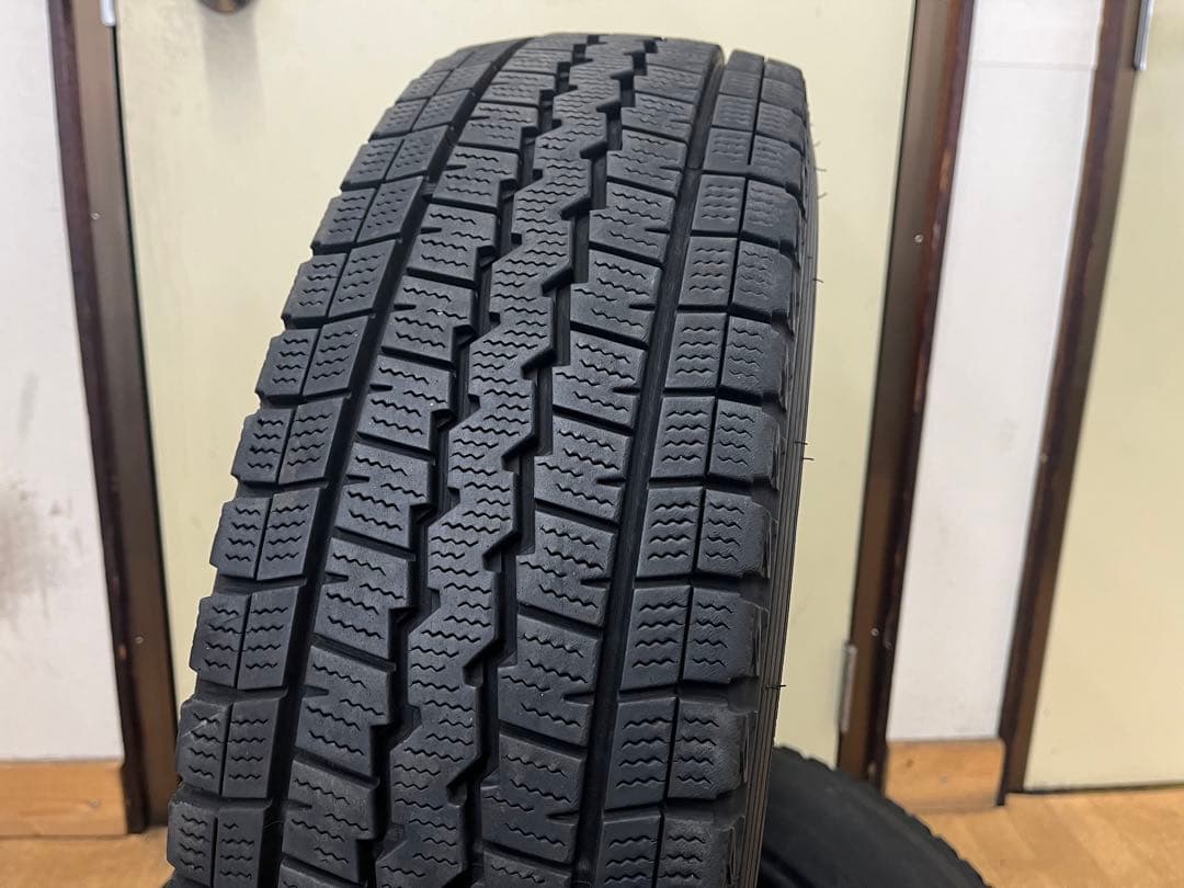 2021年製 ダンロップ 中古冬タイヤ 195/80R15 LT 4本セット