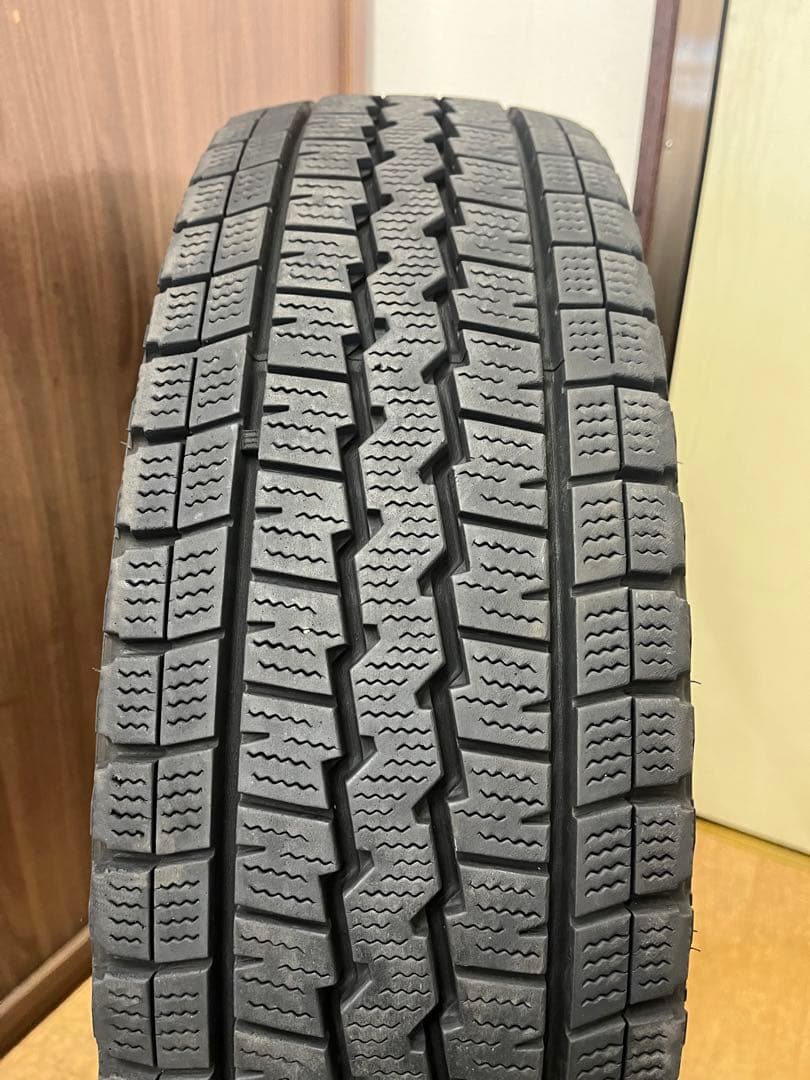 2021年製 ダンロップ 中古冬タイヤ 195/80R15 LT 4本セット