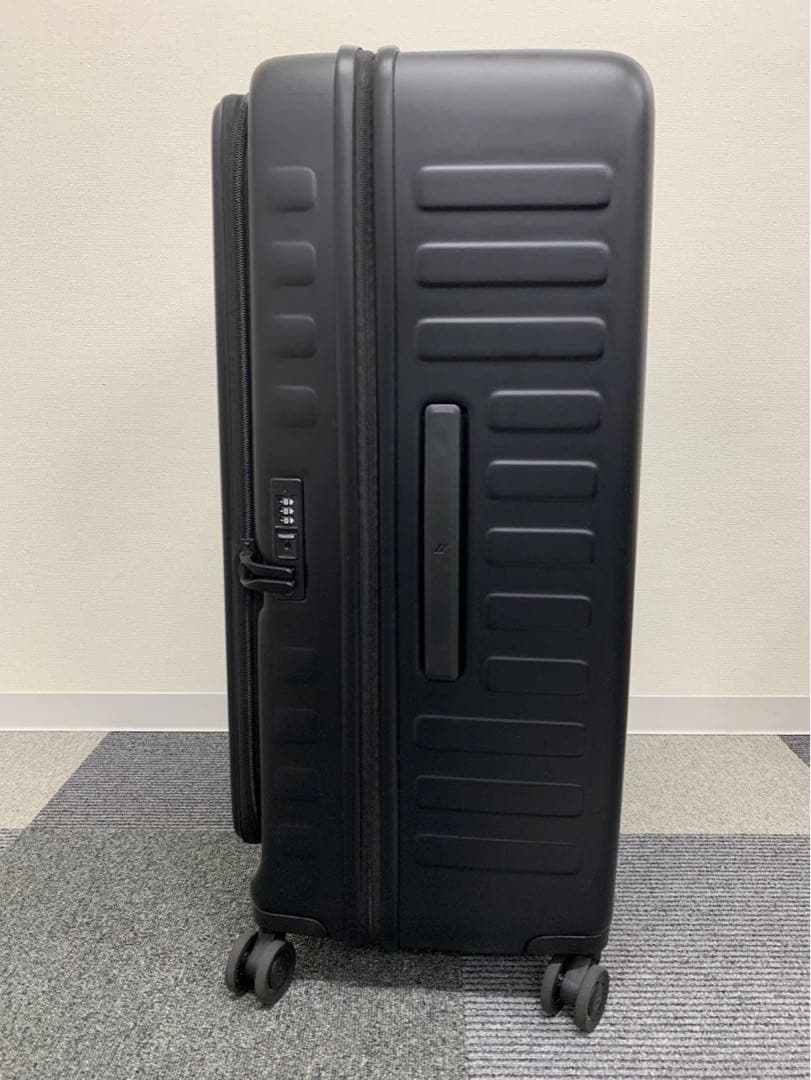 セ*木様 スーツケースCubo Large 新品　未使用品