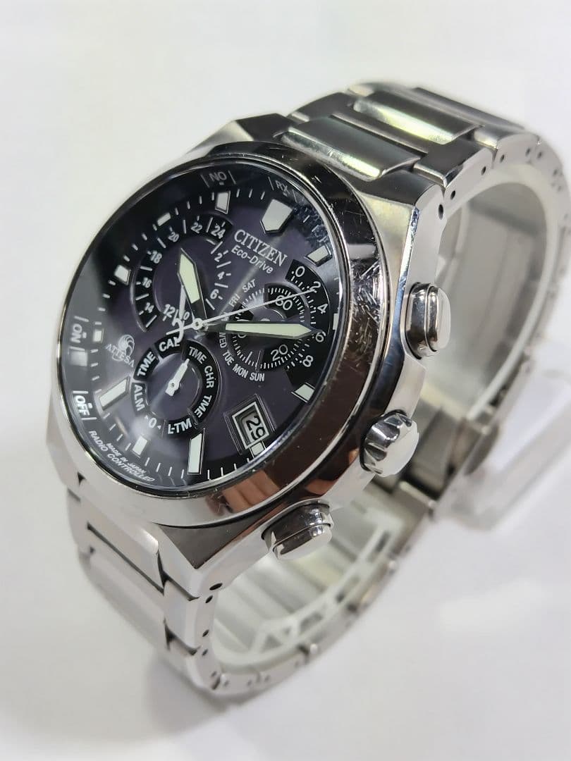 シチズン　アテッサ　エコドライブ　軽量チタン製 電波時計