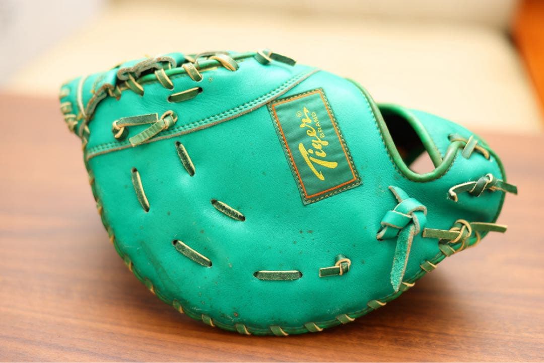 【少年用】ミツワタイガー　ファーストミット　右利き用　レアカラー