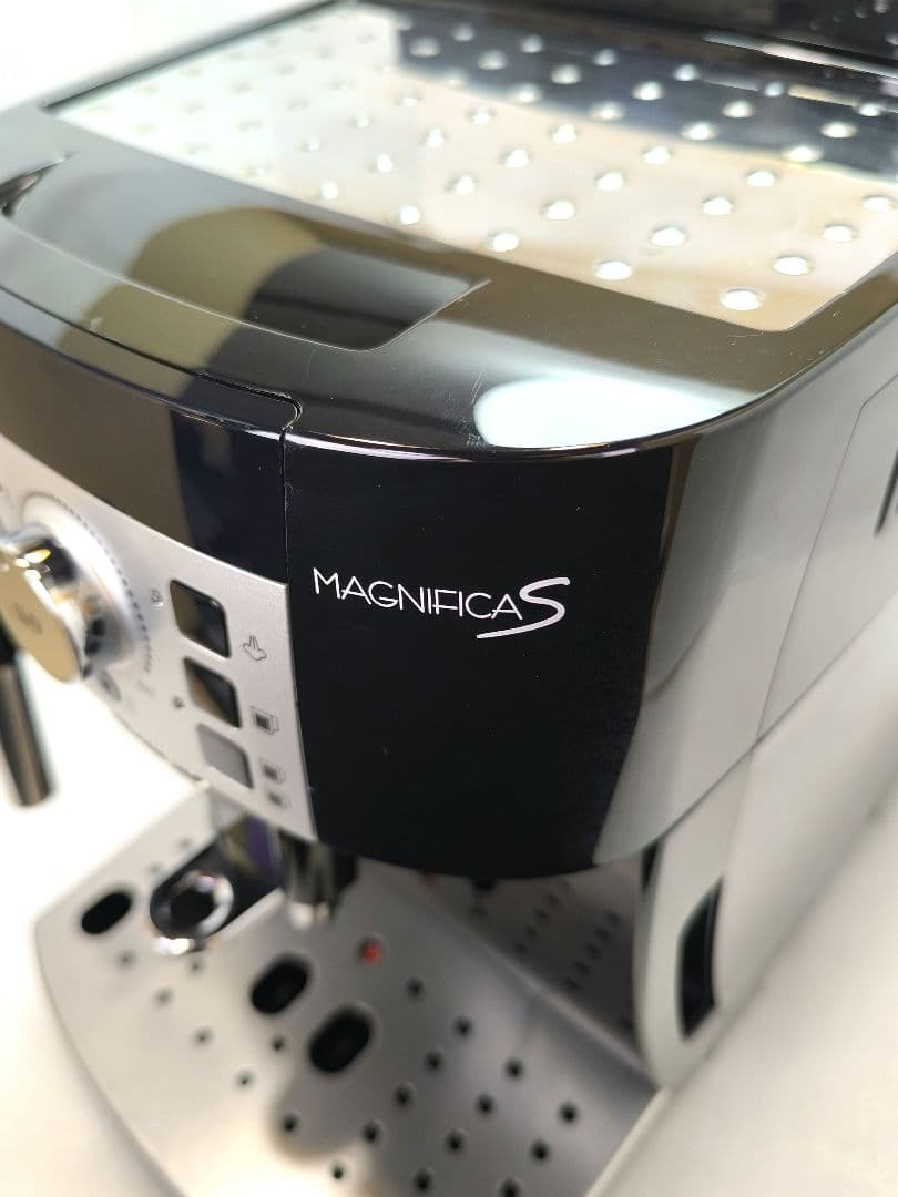 デロンギ　コンパクト全自動コーヒーマシンマグニフィカS ECAM22112B　7