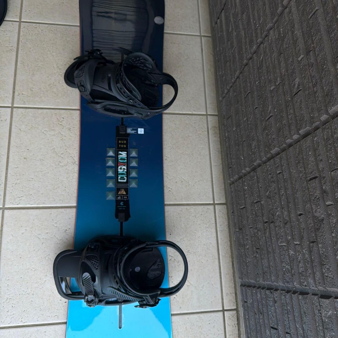 BURTON CUTOMキャンバー154cm ビンディング、カバー2個付き