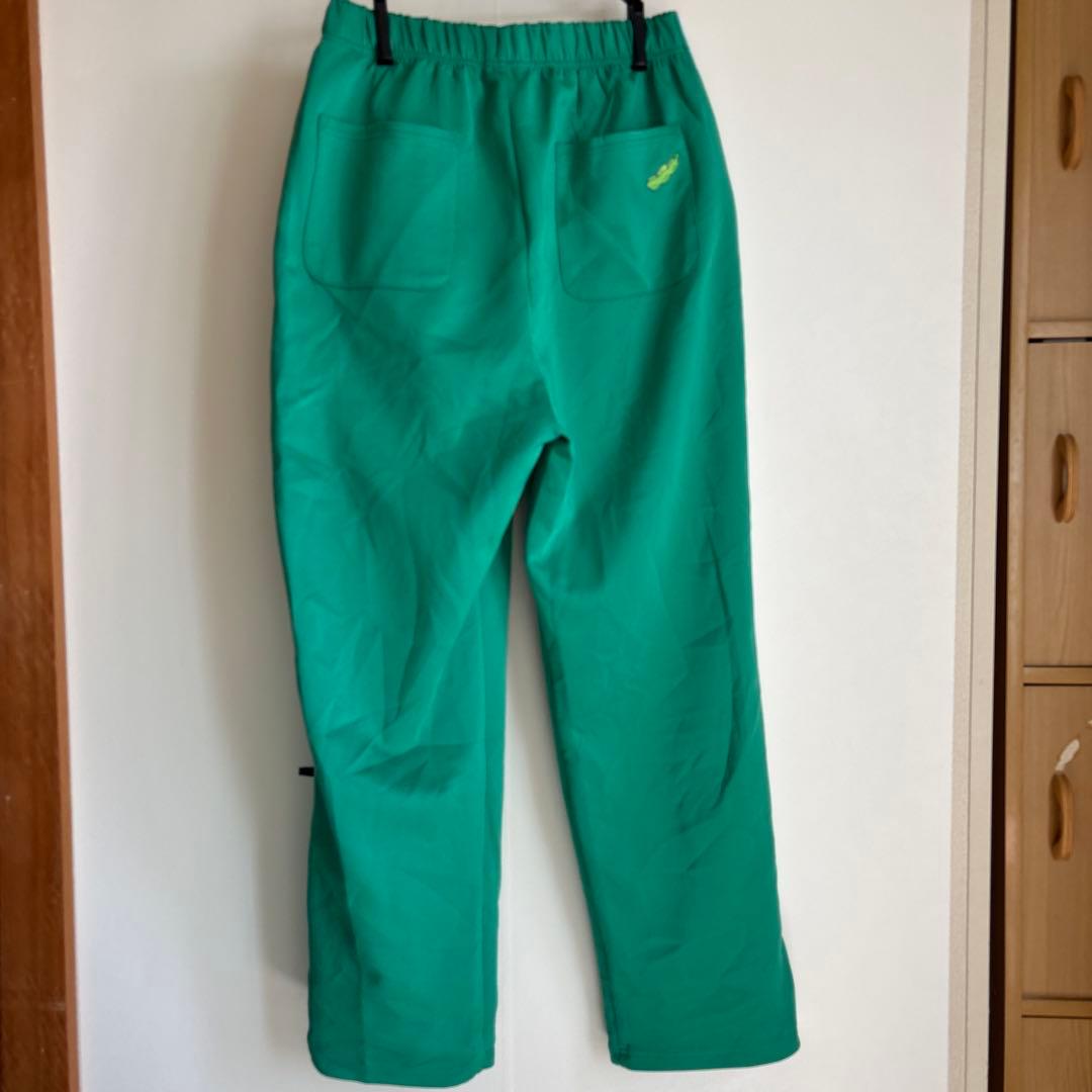 プニュズ　ジャージ上下サイズ2　赤色　緑色