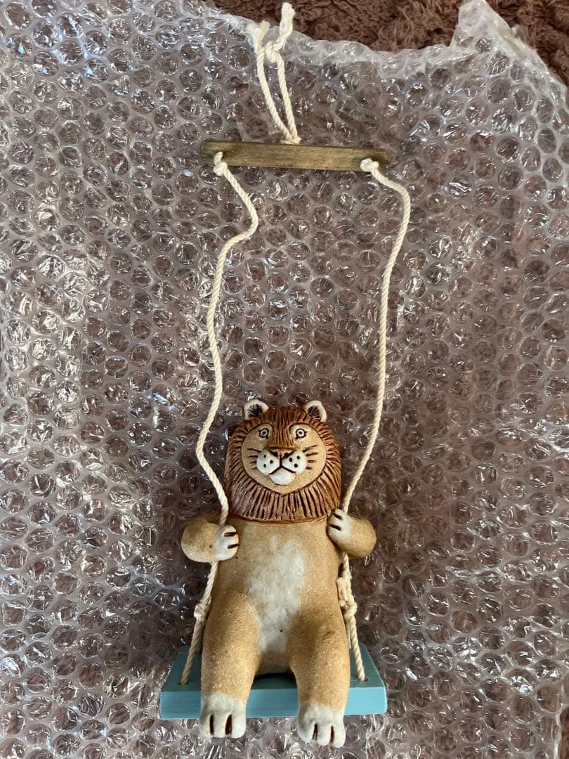 かとうゆみさん ライオンの陶器置物 ブランコ付き