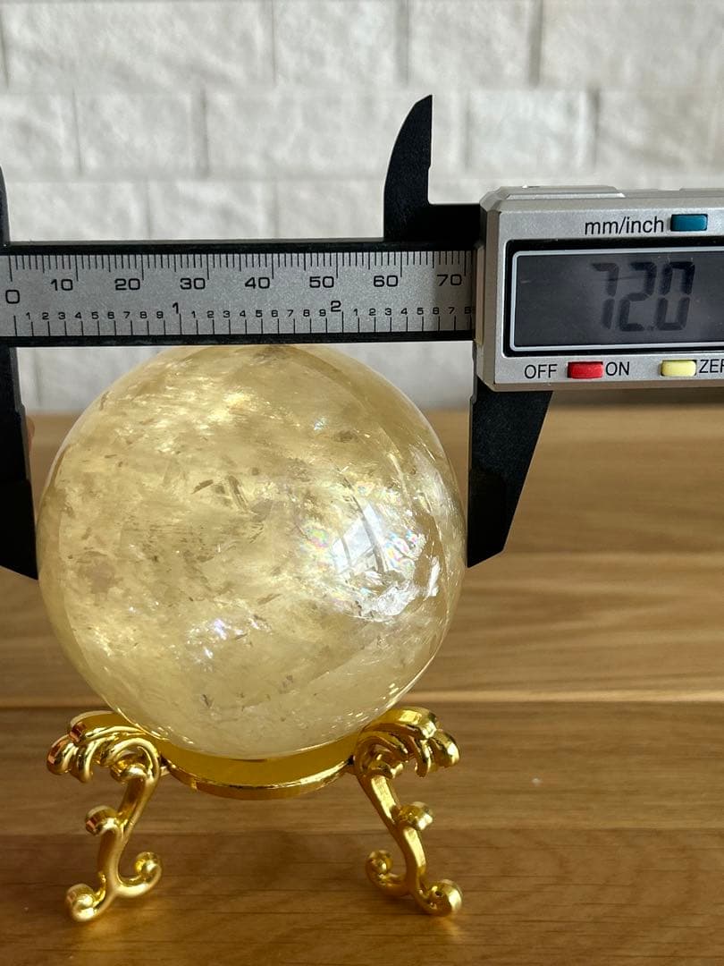 ゴールデンカルサイト　丸玉　約72㎜　スフィア