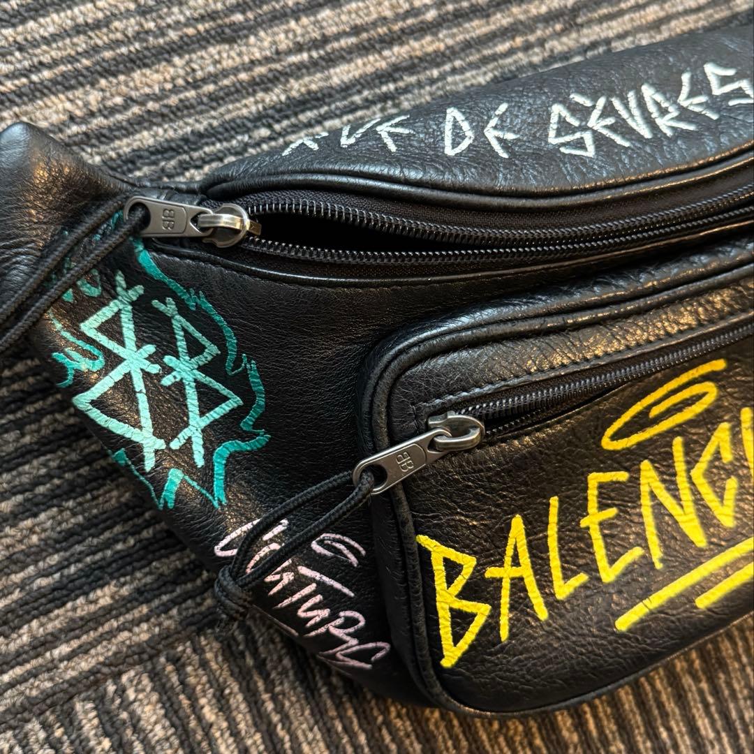 国内完売 BALENCIAGA エクスプローラーグラフィティレザーウエストバッグ