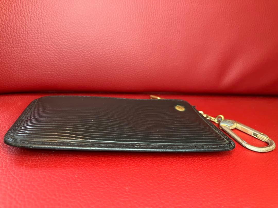 ルイヴィトン ポシェットクレ ケース エピ レザー ブラック　黒