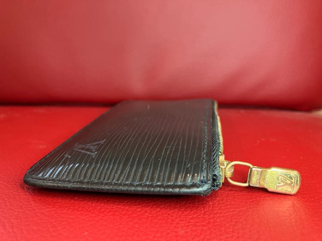 ルイヴィトン ポシェットクレ ケース エピ レザー ブラック　黒