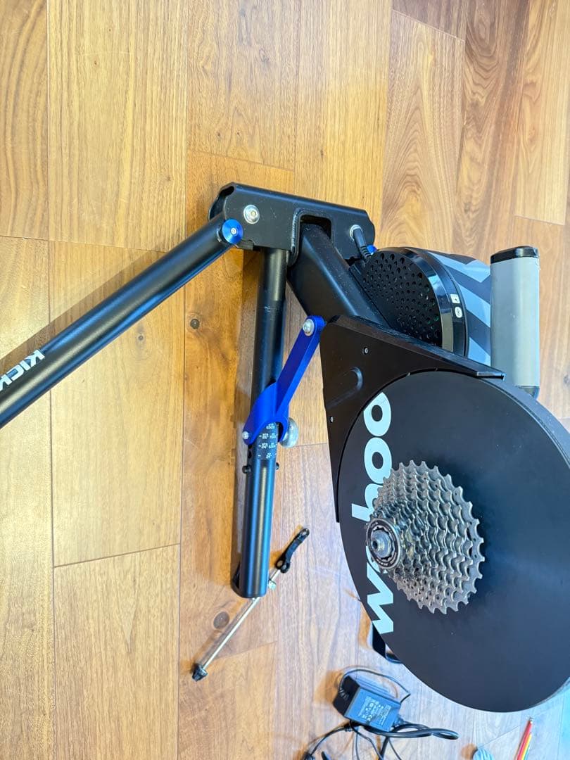 Wahoo KICKR スマートトレーナー WFBKTR118 V4