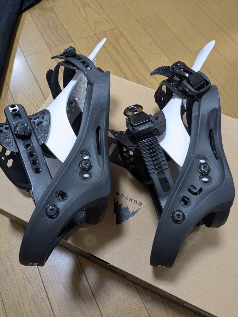 スノーボードビンディング ホワイト/ブラック