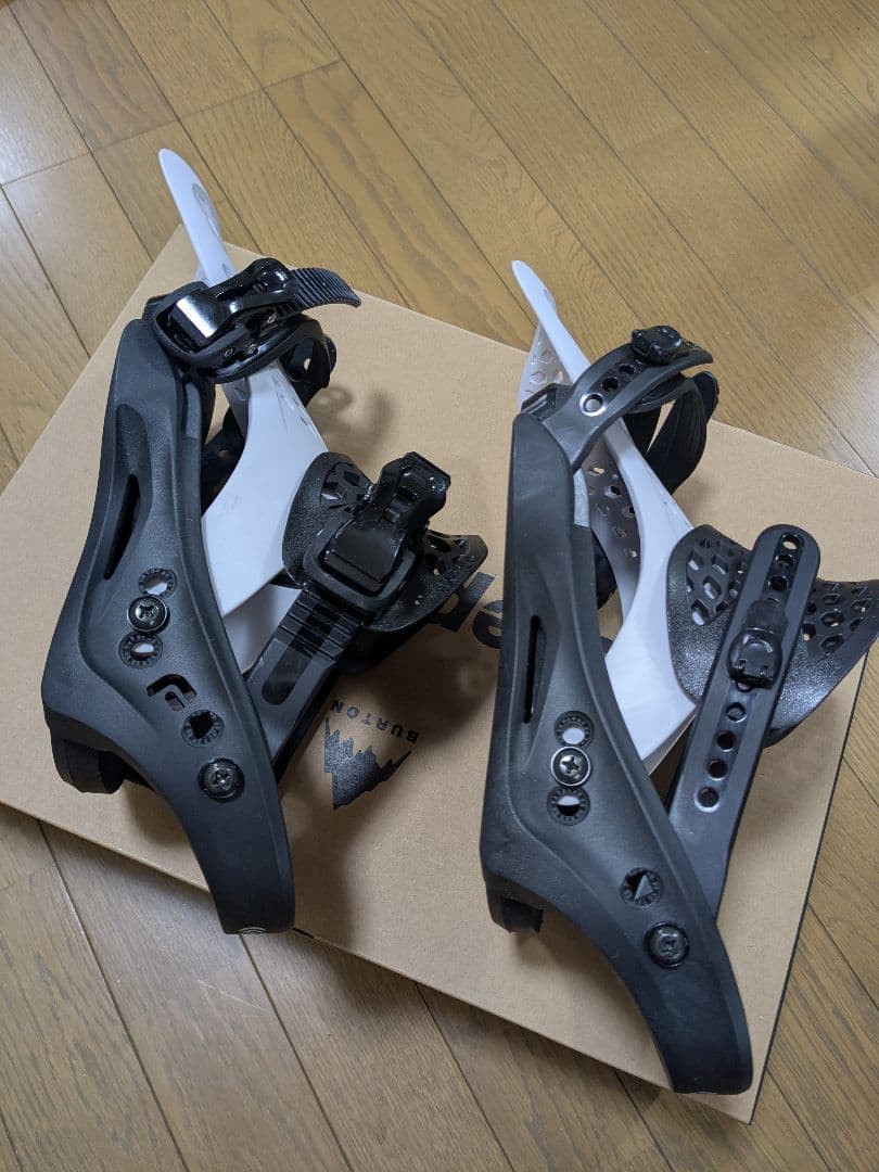 スノーボードビンディング ホワイト/ブラック