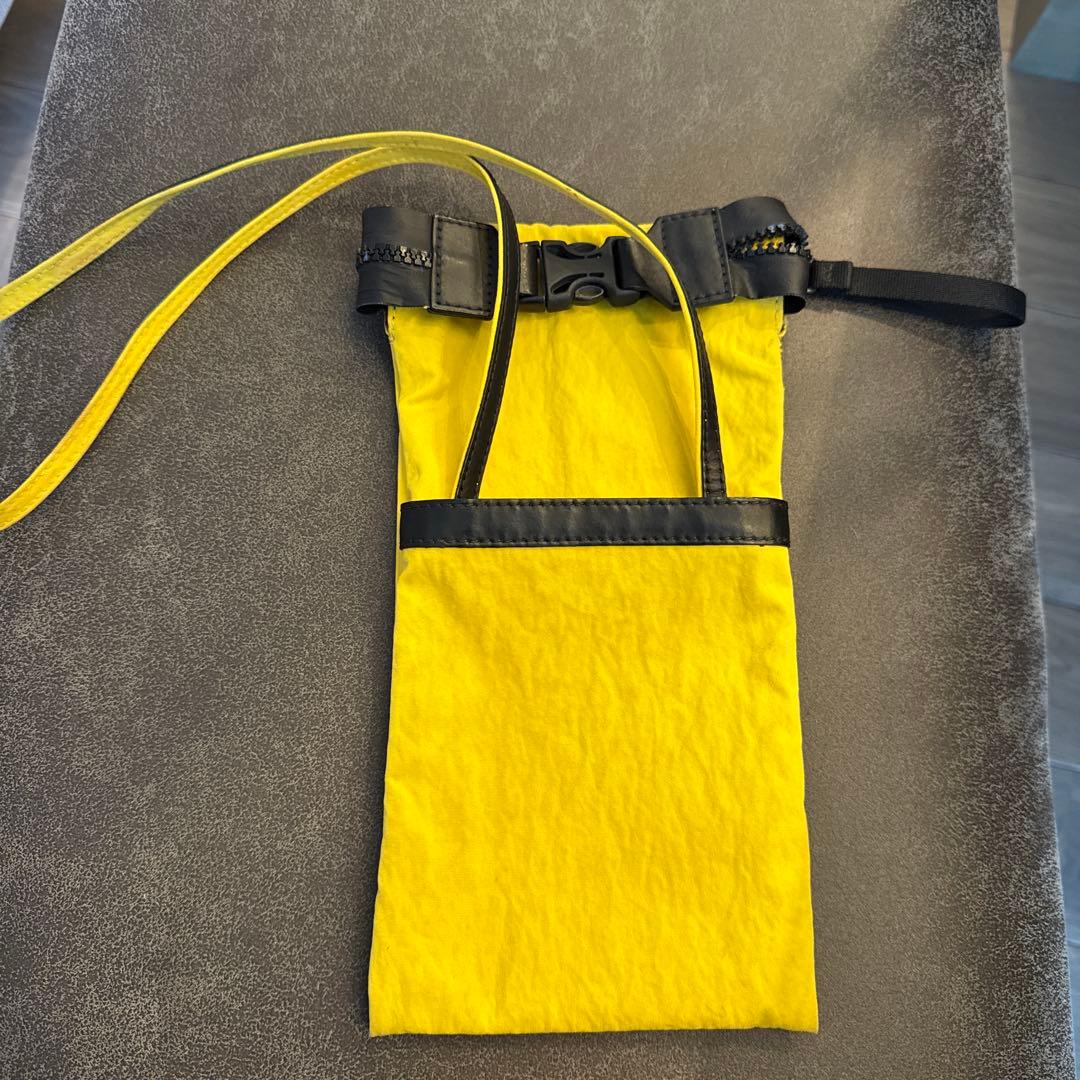 モンクレールサコッシュ　ごんちゃぷ。