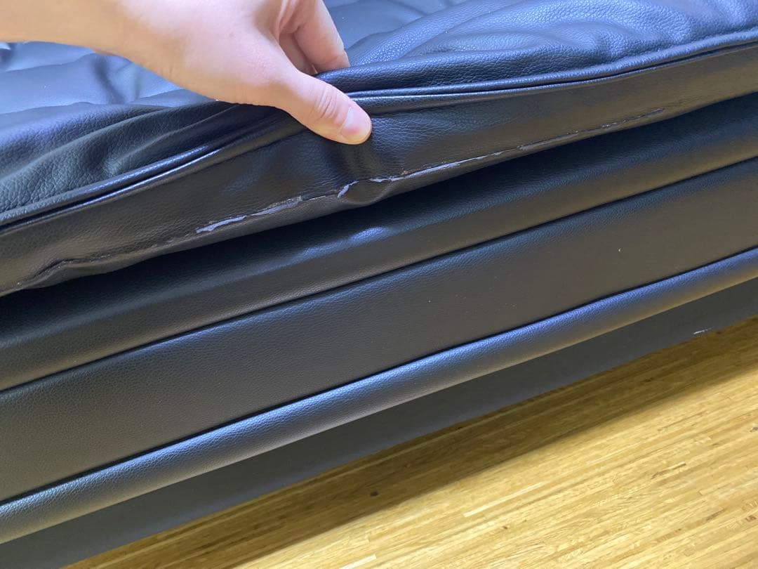 黒色ソファベッド