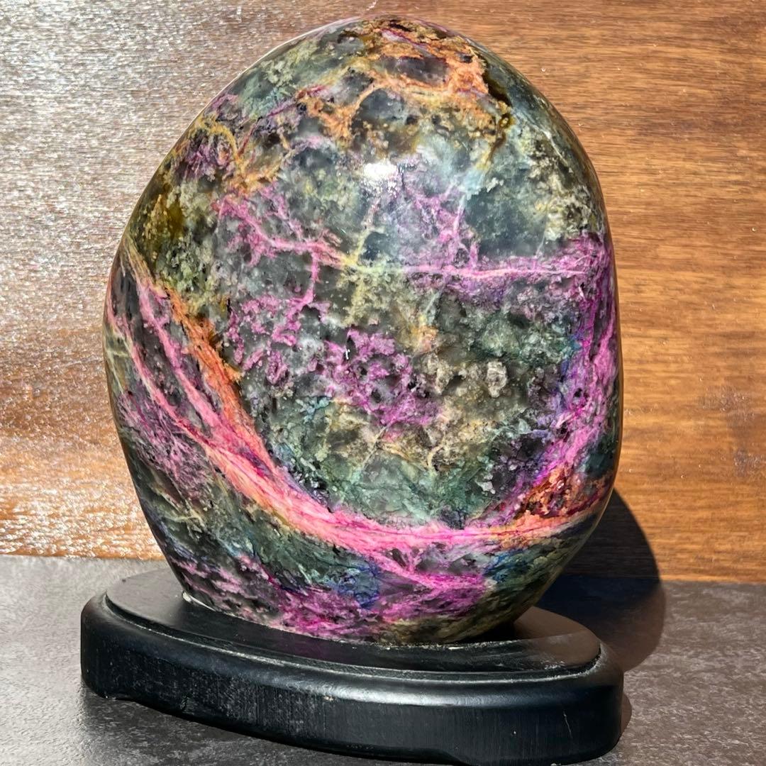 ✳️価値ある逸品☆存在際立つ鮮やか美麗石☆特大 七彩石 台湾七彩石 原石 色彩石