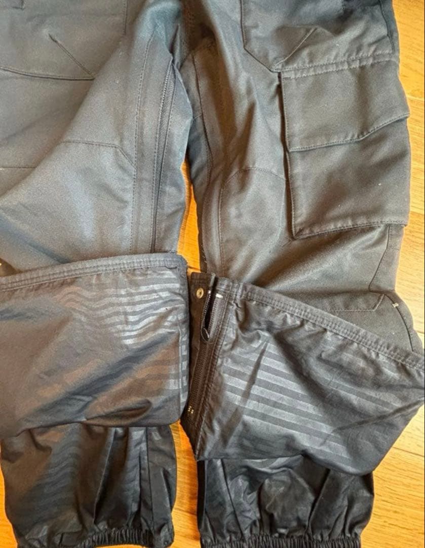 VOLCOM★スノーボードウェア&パンツセットXS　ピップパッドのおまけ付き