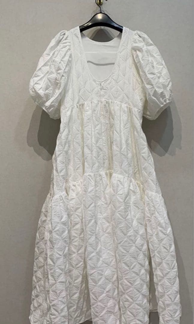 ホワイト バックオープン ロングドレス