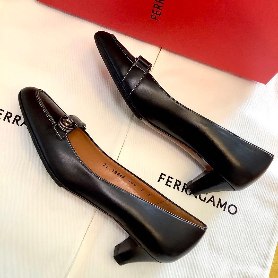 極美品! フェラガモ シルバーガンチーニ 極上カーフ ホワイトステッチ 23㎝