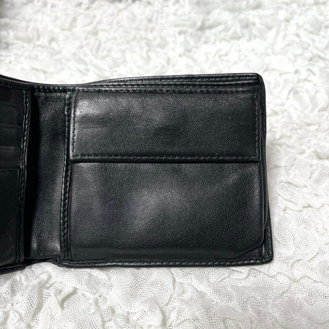 PRADA 黒 二つ折り財布 レザー　プラダ　コンパクト　ウォレット　小銭入れ付