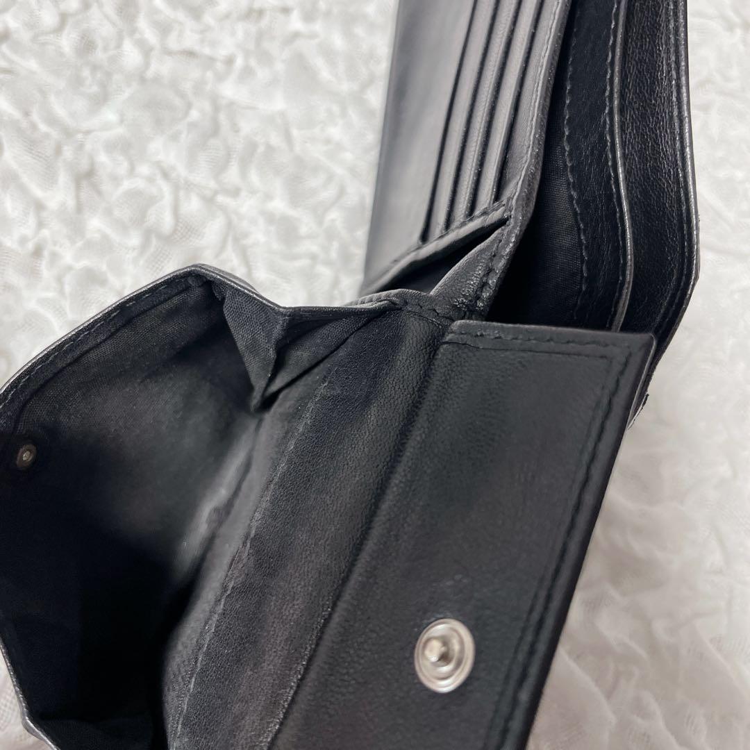 PRADA 黒 二つ折り財布 レザー　プラダ　コンパクト　ウォレット　小銭入れ付