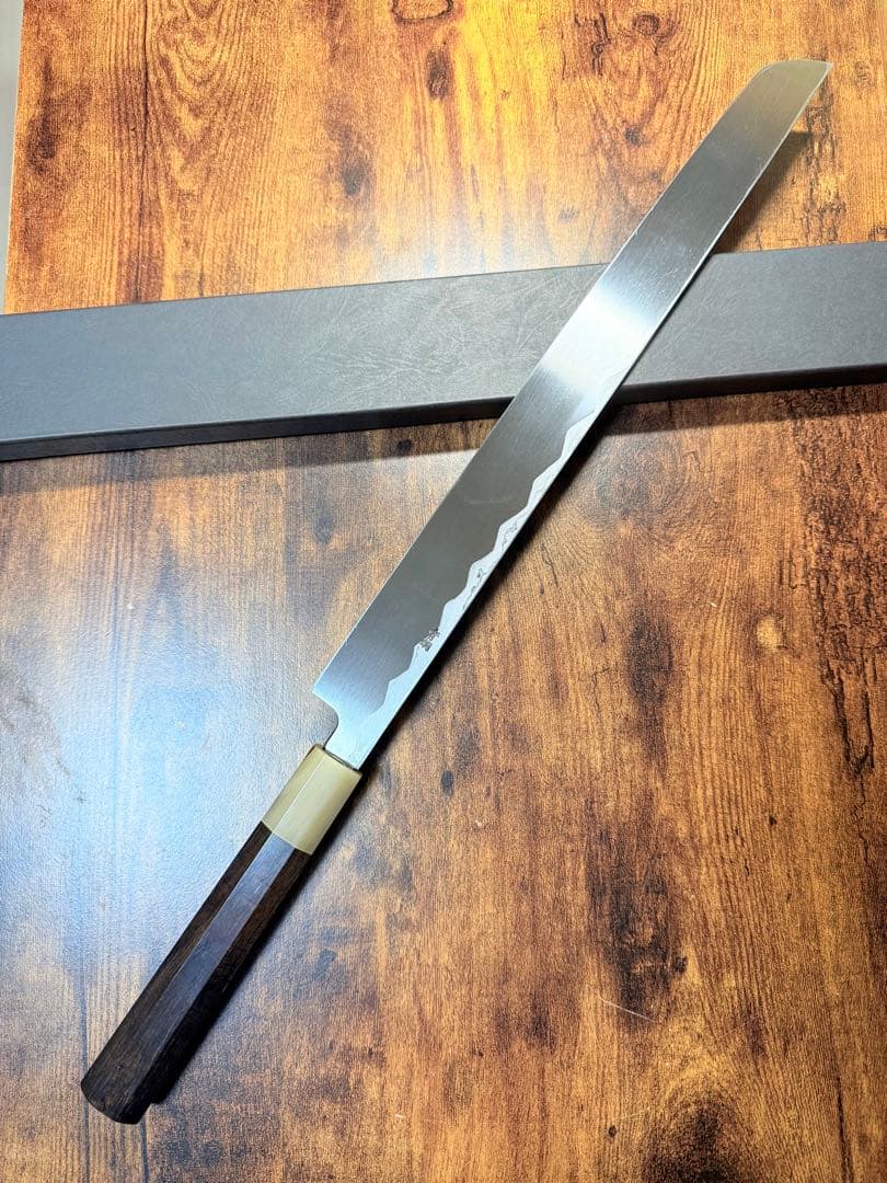 【堺打刃物】森本光一作　刺身 先丸　青ニ鋼 墨流し　　尺三寸　黒檀八角白水牛柄