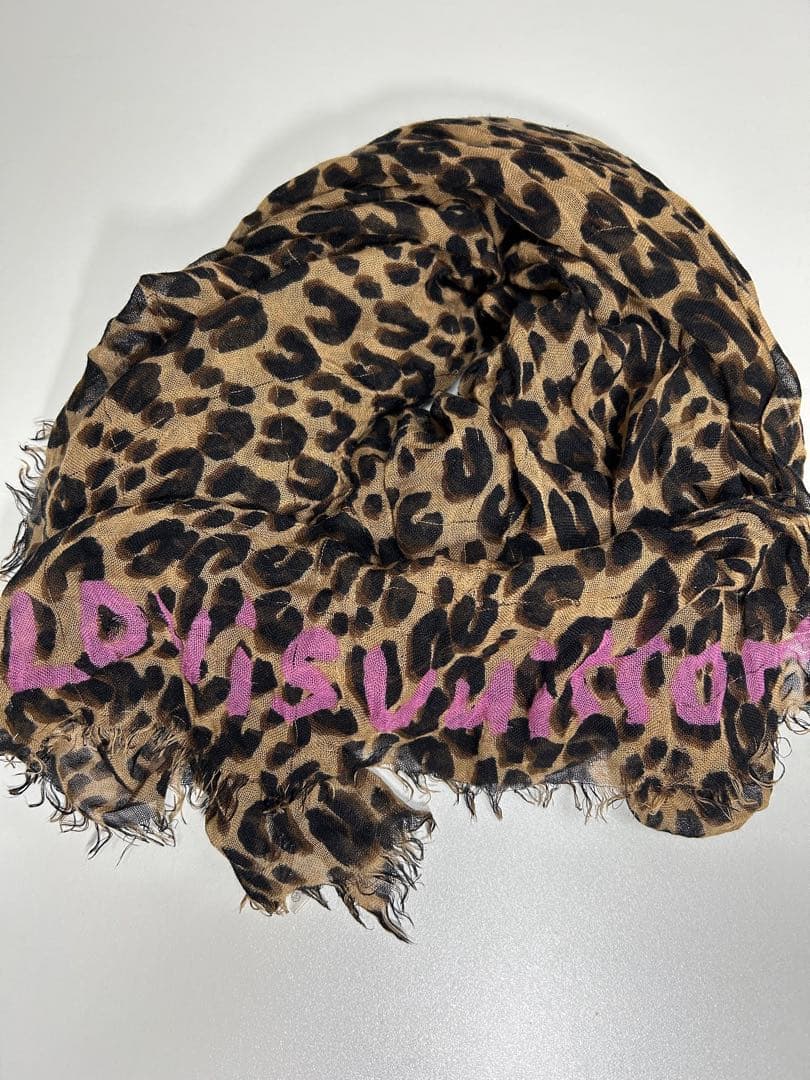 本物　美品　LOUIS VUITTON ルイヴィトン　レオパード柄ストール
