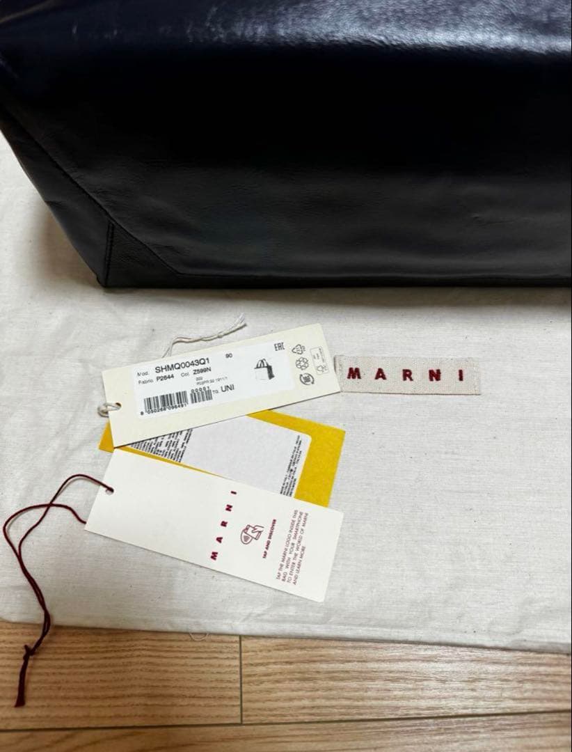 美品 MARNI MUSEO SOFT BAG NAVY×BLACK トート