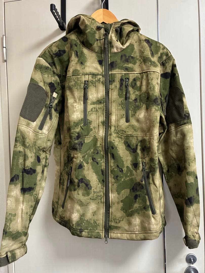 未使用保管品ロシア軍北朝鮮軍仕様迷彩ソフトシェルジャケット軽量堅牢極暖お洒落です