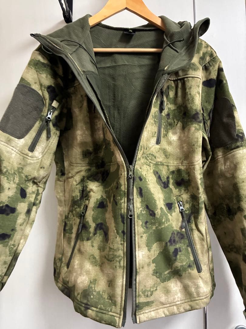 未使用保管品ロシア軍北朝鮮軍仕様迷彩ソフトシェルジャケット軽量堅牢極暖お洒落です