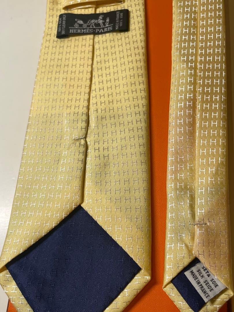 【新品未使用】HERMES イエロー H総柄ネクタイ　シルク100%　成人式向け