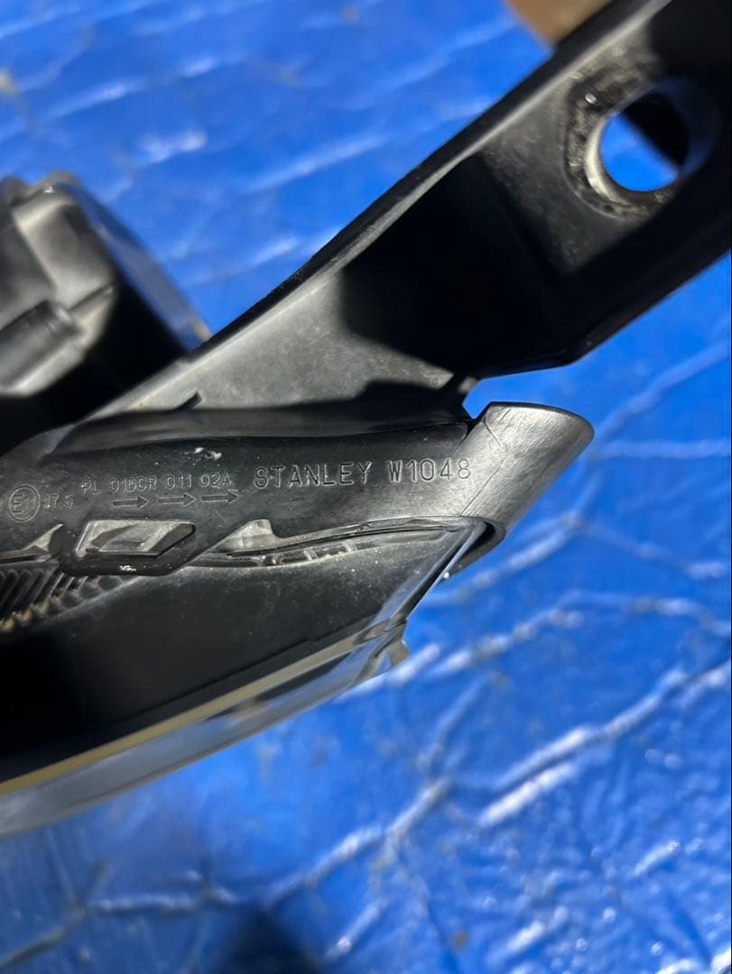 日産　デイズ　B21W ヘッドライトHID 助手席側