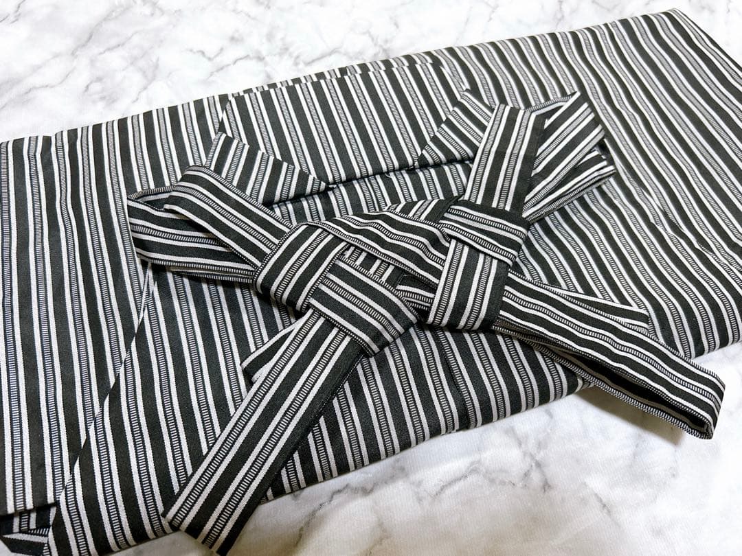 仕付け糸付新品羽織着物♡七五三　5歳　男の子　フルセット　一式　縦縞袴　黒系　鷹