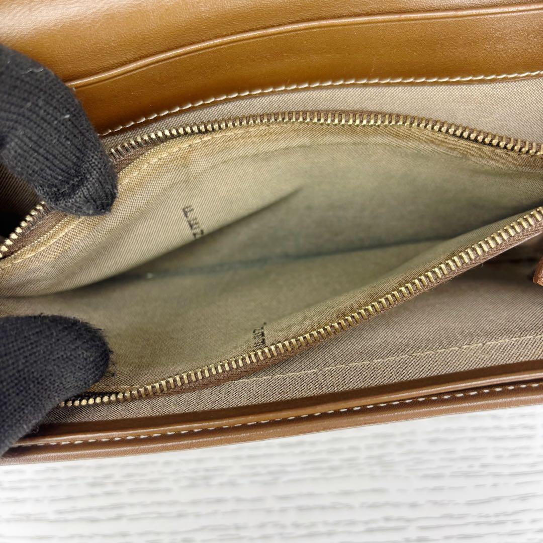 極美品　FENDI フェンディ　長財布　二つ折り　S8068