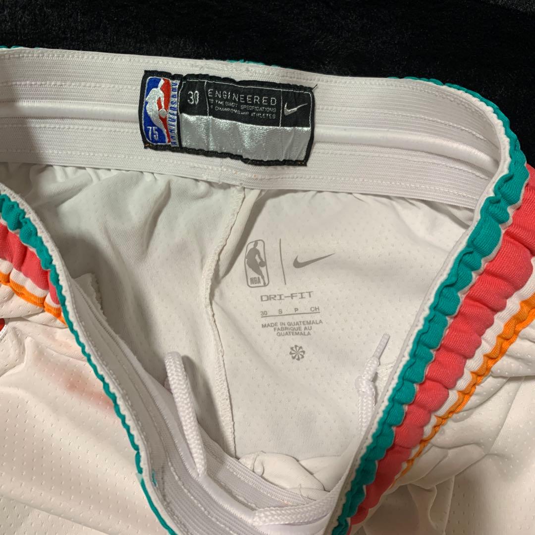 12 NBA スパーズ　サンアントニオ　バスパン